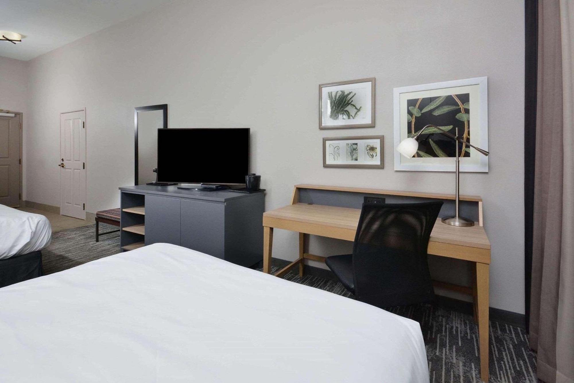 Country & By Radisson, West Near Biltmore Hotel 3*